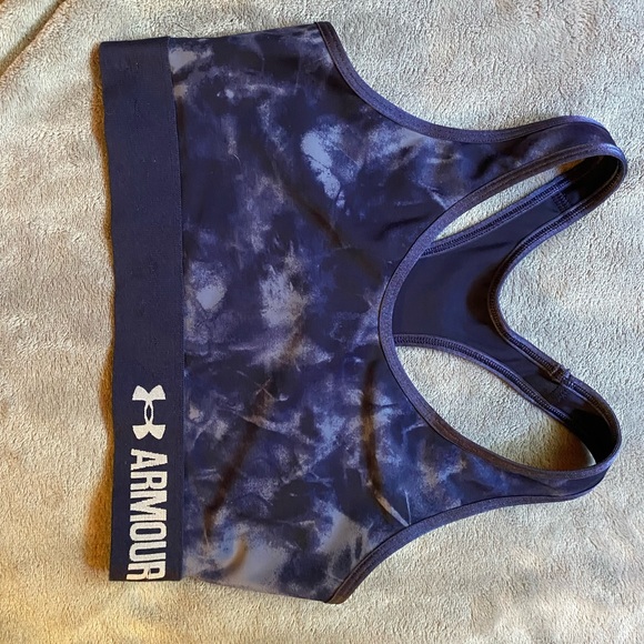 Under armour sports bra size: S - Picture 1 of 2